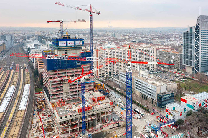 Torre de oficinas de 170 metros de altura: Grúas Liebherr participan en la construcción de To-Lyon